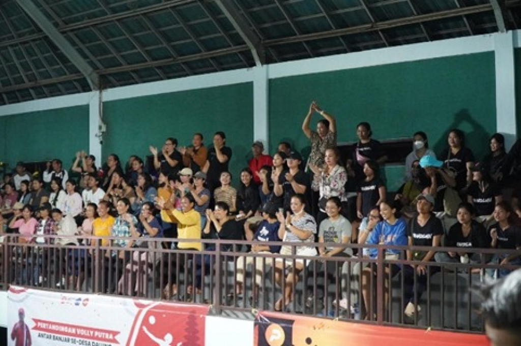 Antusias Masyakarat Br. Pengilian Dalam Memberi Dukungan Kepada Team Kebanggan TUMAPEL